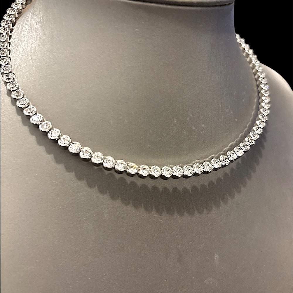 Elegant Silver Flex Choker Necklace with Cubic Zirconia Crystals - Picture 2 of 11